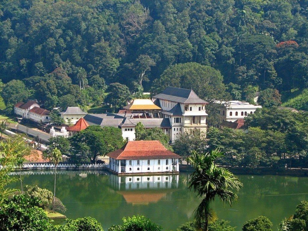 Nisansala Homestay Kandy Deiyannewela エクステリア 写真